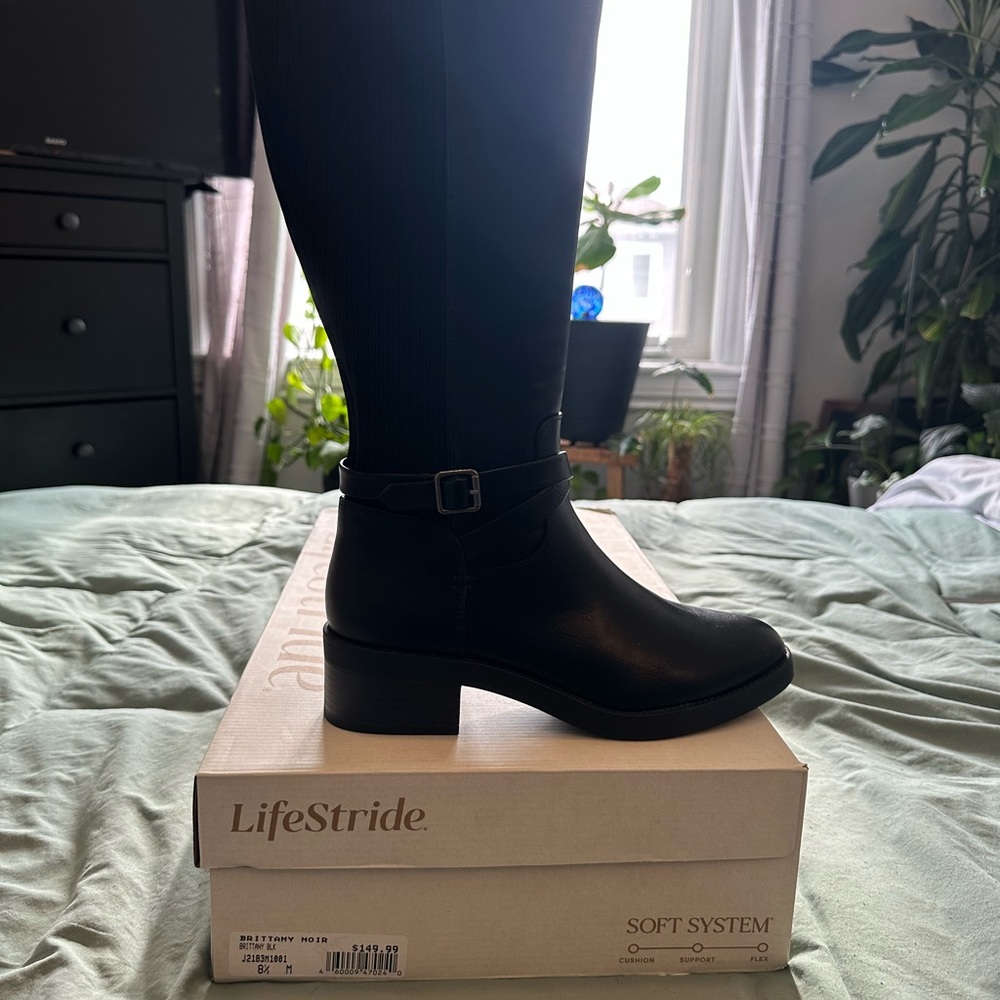 Life Stride Women's Black Ankle Boots